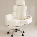 YOUDENOVA Ergonomische bureaustoel met voetensteun, met inklapbare armleuningen en verstelbare hoofdsteun, extra grote zitting voor naaister, lezen, ontspannen, beige fleece