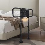 Beste bed voor rugklachten Airminti Opstahulp Bed voor oudere volwassenen Hoogteverstelbare handgreep Bedbeschermingsraster met opbergtas opstahulp senioren Bewegingssensor Licht Weerstand 180KG (60x70x103CM)